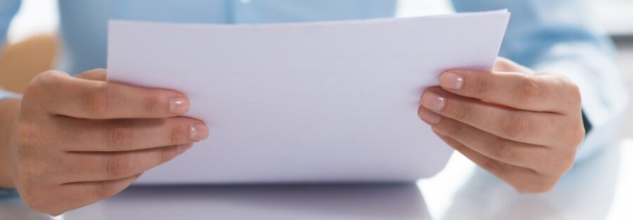 Modelo de contrato de prestação de serviços jurídicos e honorários advocatícios para atuar na defesa de empregado em ação trabalhista