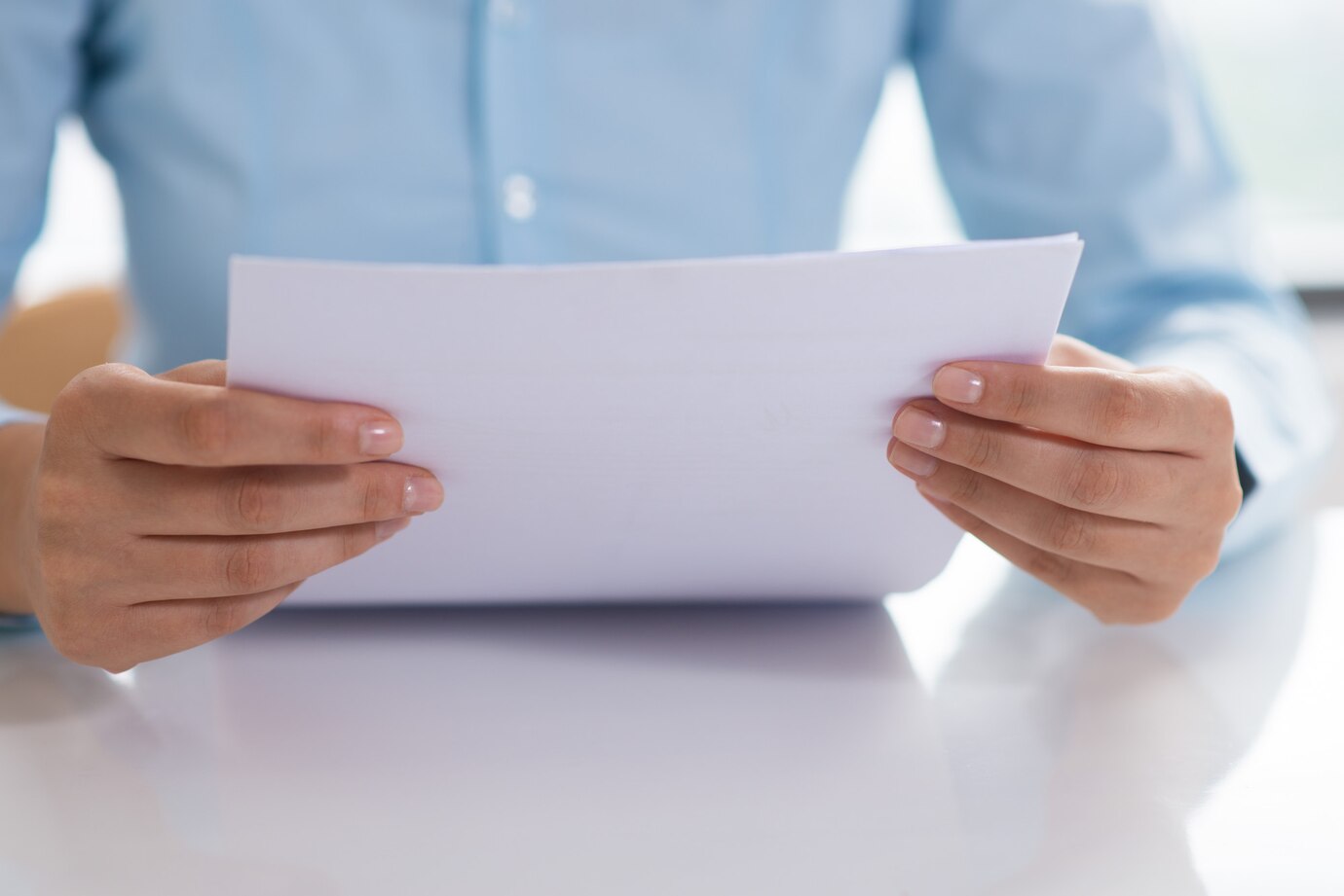 Modelo de contrato de prestação de serviços jurídicos e honorários advocatícios para atuar na defesa de empregado em ação trabalhista