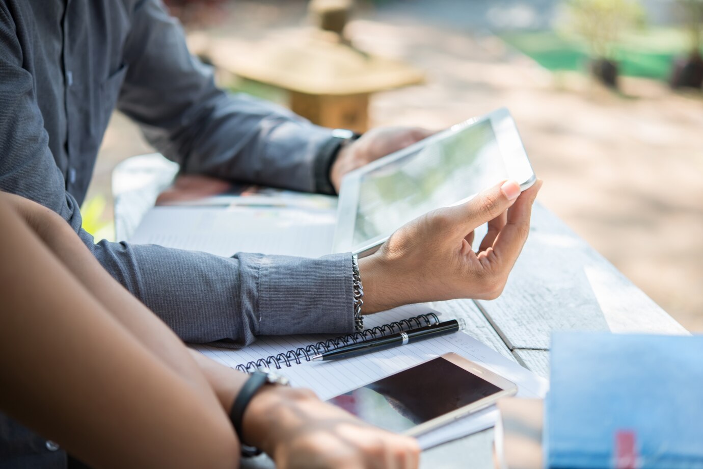 Se o patrão atrasar o pagamento do acerto tem multa?