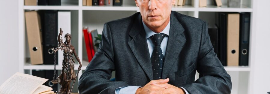 Como contratar um bom advogado trabalhista em Goiânia?