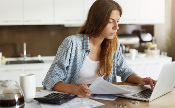 Trabalhei 2 anos sem carteira assinada. Tenho direito a acerto?