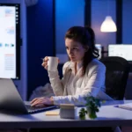 Adicional noturno: guia completo sobre como funciona, cálculo e direitos na CLT